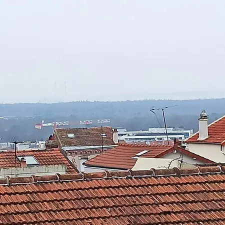 Aux Portes De Paris, Tres Bien Desservi Par Les Transports